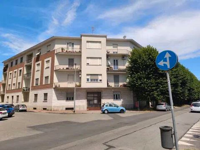 Appartamento con 5 locali in vendita in Via Guicciardini, Semicentro, Vercelli