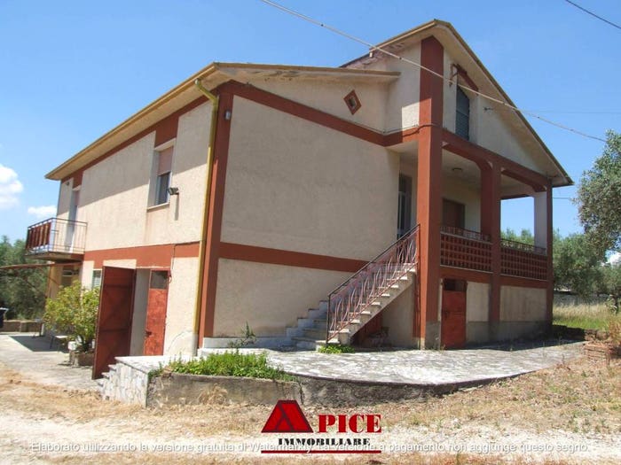 Casa quadrilocale in vendita in Contrada Serre, Paduli