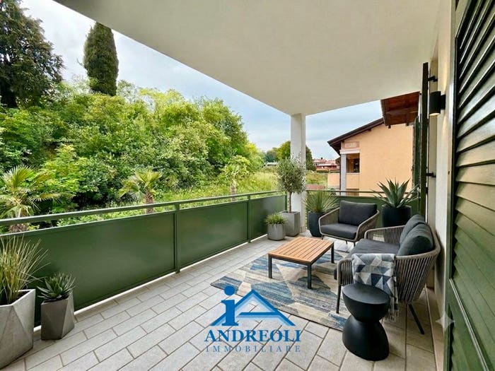 Appartamento trilocale in vendita in Via Pezze, Cavajon Veronese, Cavaion Veronese