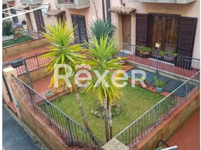 Casa con 6 locali in vendita in Via Silvio Milazzo, Centro, Caltagirone