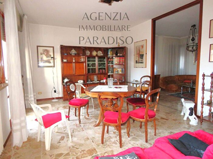 Appartamento con 6 locali in vendita in Centro, Urbino