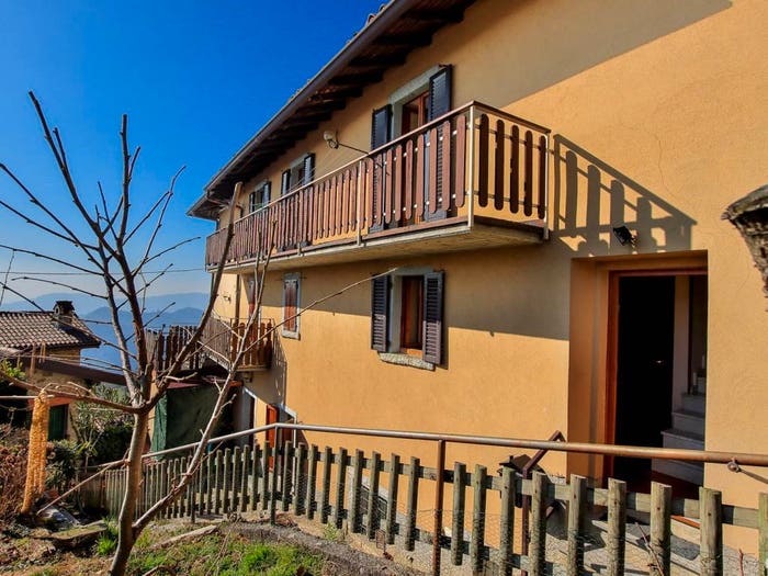 Appartamento bilocale in vendita in Via Camutaglio, Almenno San Bartolomeo