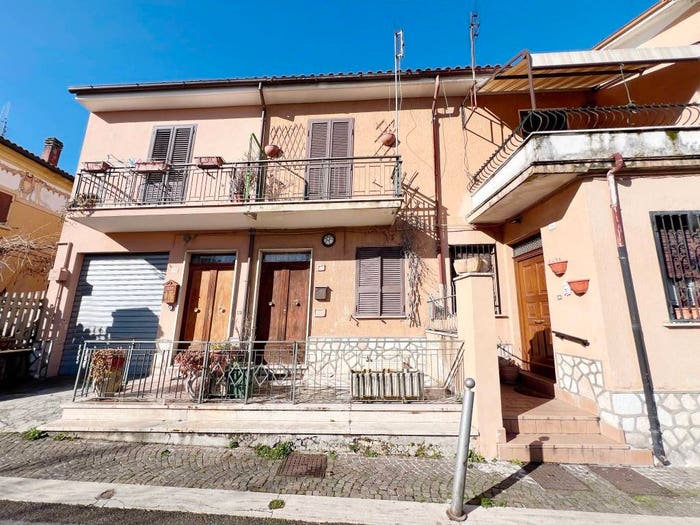Appartamento quadrilocale in vendita in via Diociaiuti, Centro, Contigliano