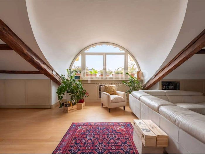 Appartamento con 5 locali in vendita in Corso Italia, Ticinese, Milano