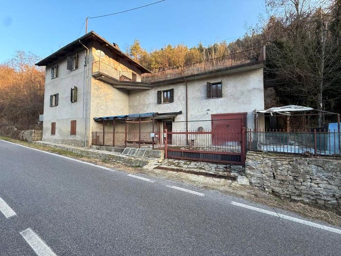 Casa con 5 locali in vendita in Via Cortemilia, Borgomale