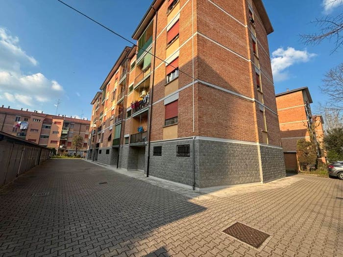 Appartamento quadrilocale in vendita in Via Giulio Bertoni, Sacca Stazione, Modena