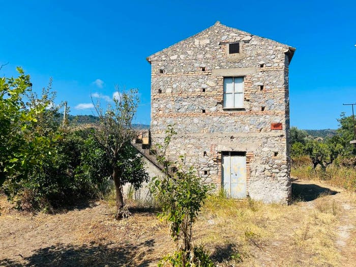 Casa in vendita in Via Lacco, Lacco, San Sostene