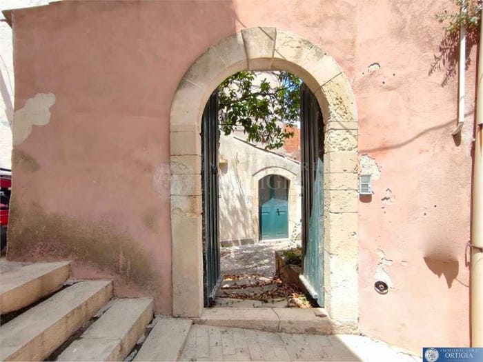 Appartamento con 6 locali in vendita in Via Garibaldi SNC, Centro, Palazzolo Acreide