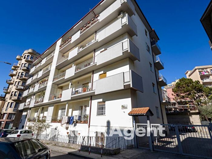 Appartamento quadrilocale in vendita in Via Daniele Antonio, San Leonardo, Catanzaro