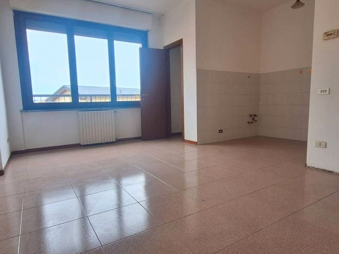 Appartamento quadrilocale in vendita in Via Arconate, Centro, Busto Garolfo