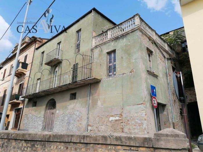 Casa con 6 locali in vendita in via Serafino Balestra, Centro, Monsampolo del Tronto