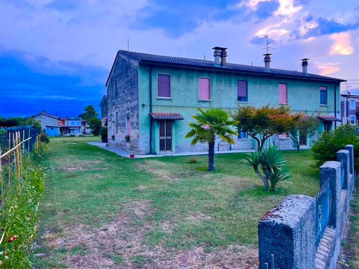 Casa con 6 locali in vendita in Via Gerre, Centro, Caselle Landi
