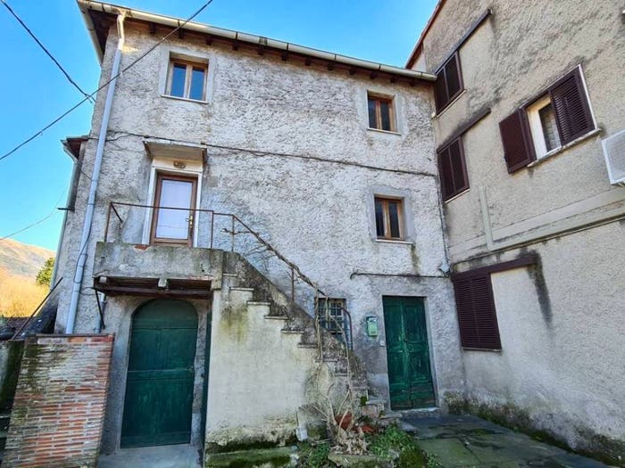 Casa con 6 locali in vendita in Camaiore Paese, Camaiore