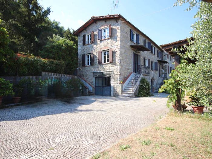 Casa con 6 locali in vendita in Località Corso, San Martino In Freddana Monsagr, Pescaglia