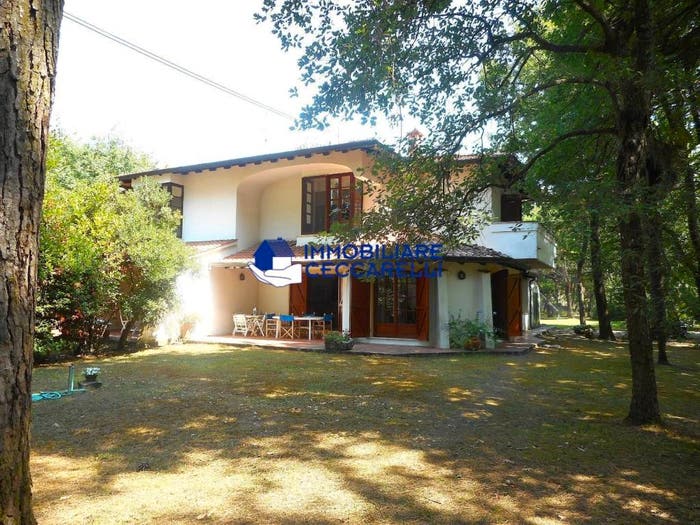Casa con 6 locali in vendita in Via S Domenichino, Ronchi Poveromo, Massa