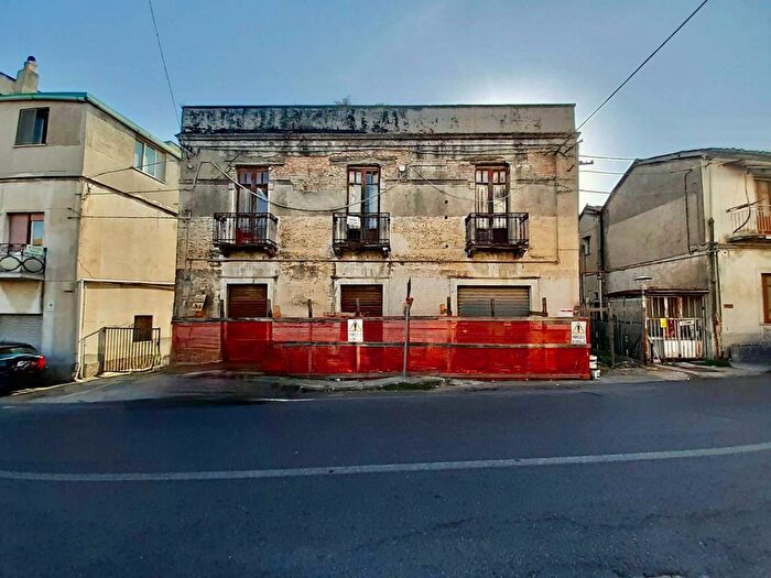 Casa quadrilocale in vendita in Viale degli Angioini, Sala, Catanzaro