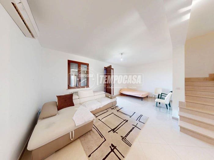 Casa con 6 locali in vendita in Via Giovanni Paolo II, Palmariggi