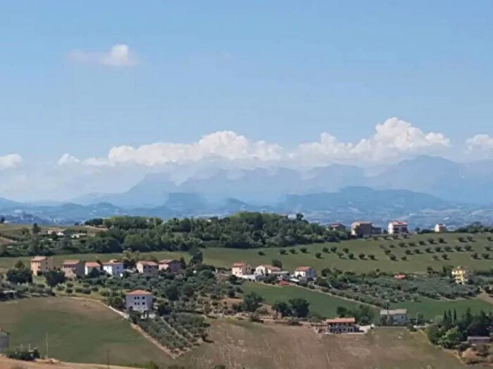 Appartamento con 6 locali in vendita in Viale Medaglie d'Oro, Centro, Fermo