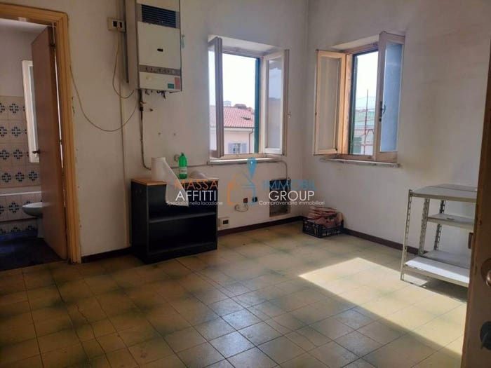 Appartamento con 6 locali in vendita in Via Mario Bigini, Centro, Massa