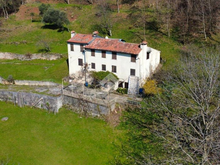 Casa con 6 locali in vendita in Via Alpini, Solagna
