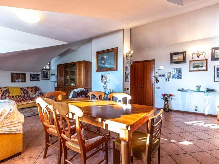 Appartamento trilocale in vendita in Via Del Cigno, Trebbiantico, Pesaro