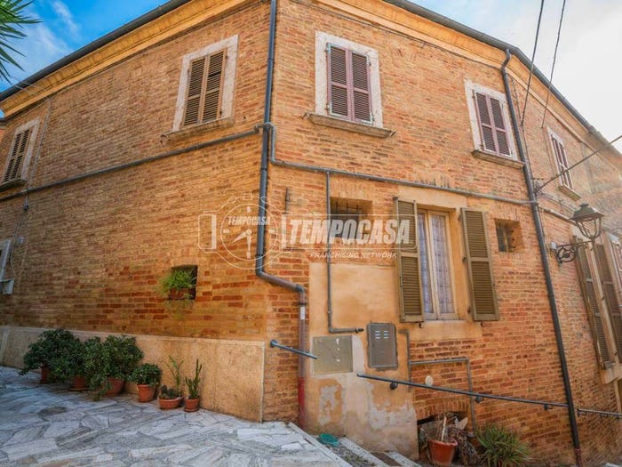 Appartamento con 6 locali in vendita in Piazza Roma, Centro, Monsampolo del Tronto