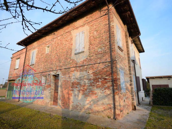 Casa con 5 locali in vendita in VIA DEL BELLO, Frazioni Nord, Cento
