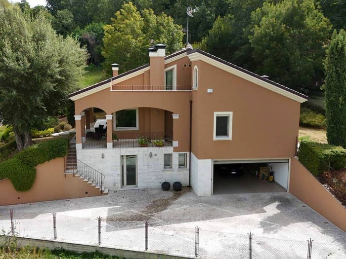 Casa con 6 locali in vendita in Via Filippo da Pietracuta, San Leo