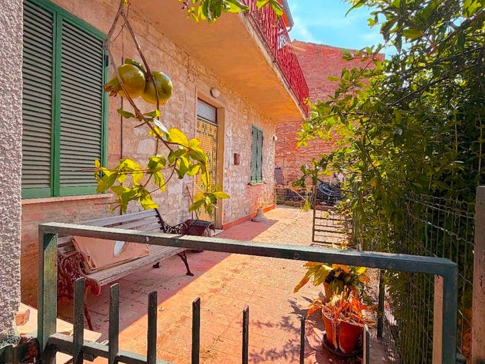 Casa con 6 locali in vendita in Via Castagni, I Cuffi Marchetti, Castiglione del Lago