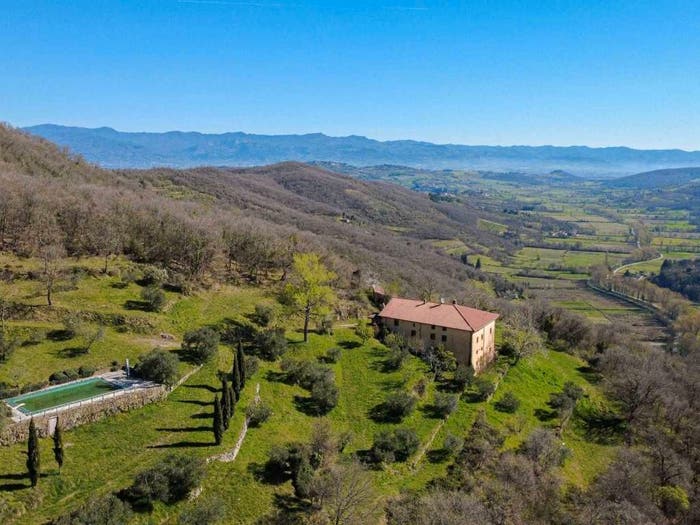 Casa con 6 locali in vendita in Via Michelangelo, Monterchi