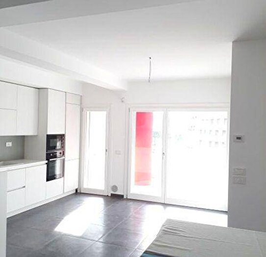Appartamento trilocale in vendita in Via Iv Novembre, Centro, Teramo