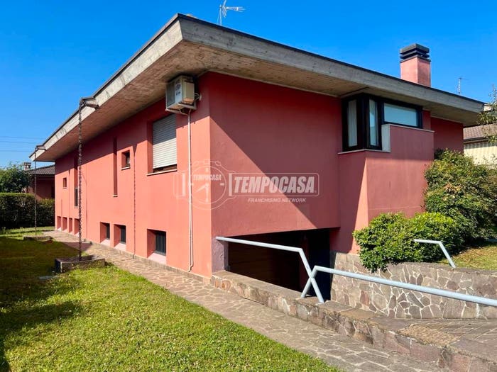 Casa con 5 locali in vendita in Ospitaletto