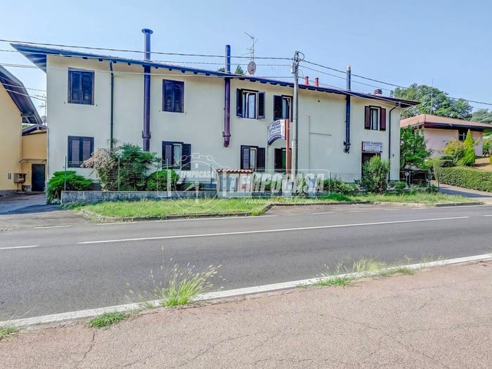 Casa quadrilocale in vendita in Via Udine, Casorate Sempione
