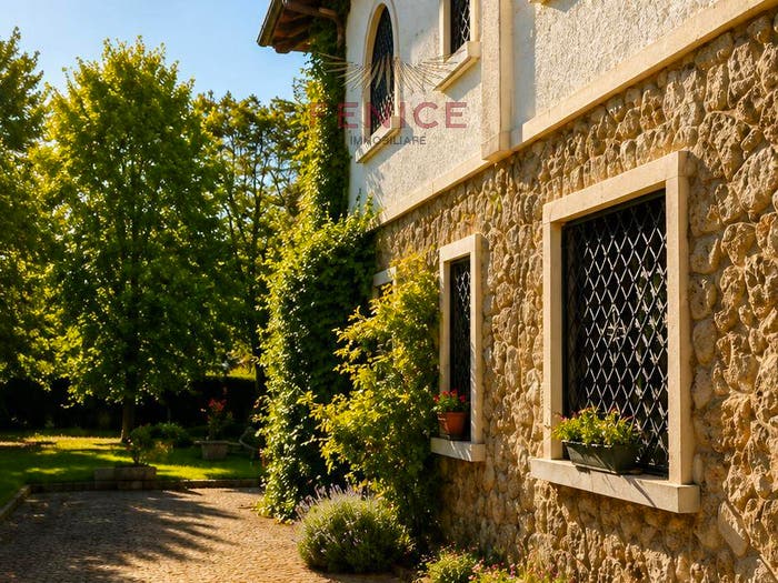 Casa con 6 locali in vendita in Via Alessandro Zanini, Centro, Cornuda