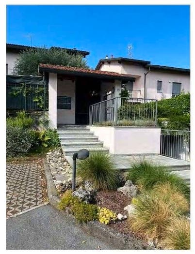Appartamento trilocale in vendita in Via Guglielmo Marconi, Centro, Costa Masnaga