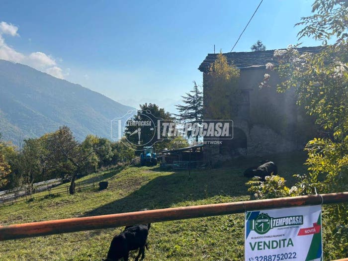 Appartamento con 6 locali in vendita in Le Château, Centro, Gignod
