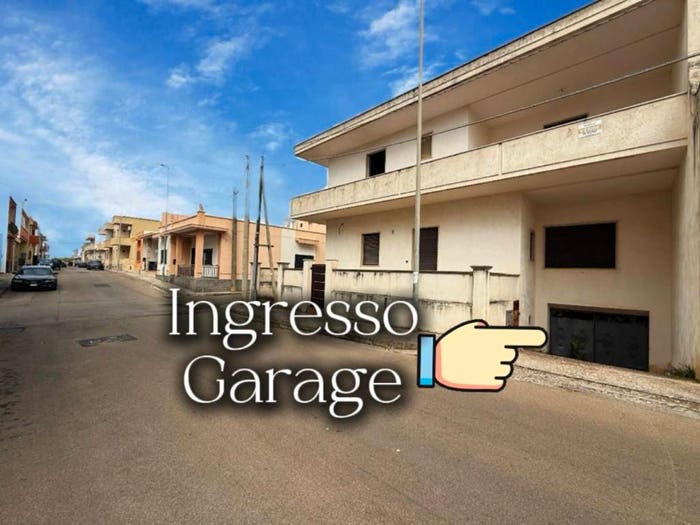 Appartamento con 6 locali in vendita in Via Vincenzo Bellini, PresicceAcquarica