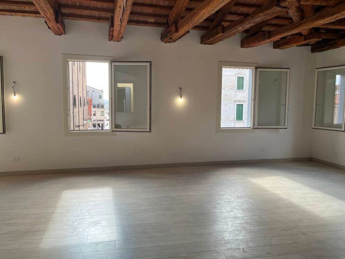 Casa quadrilocale in vendita in Corso del Popolo, Centro Storico, Chioggia