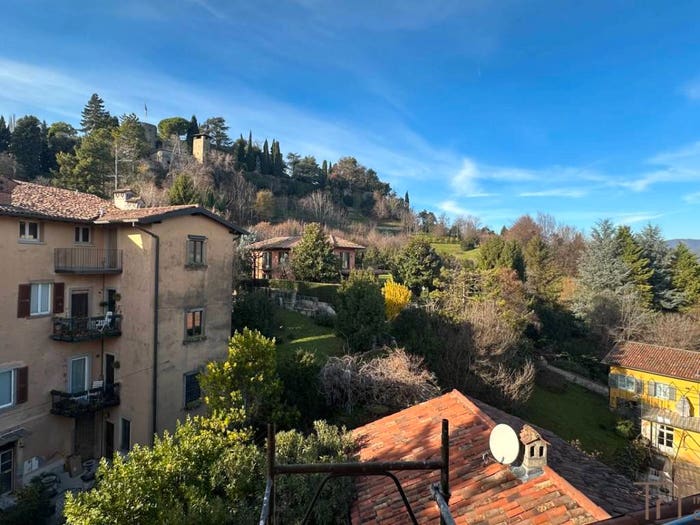 Appartamento quadrilocale in vendita in Via Della Fara, Mura Veneziane Rocca, Bergamo