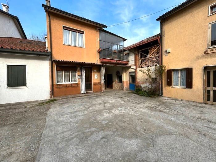Casa con 5 locali in vendita in Via Chiesa Nuova, Tezze, Arzignano