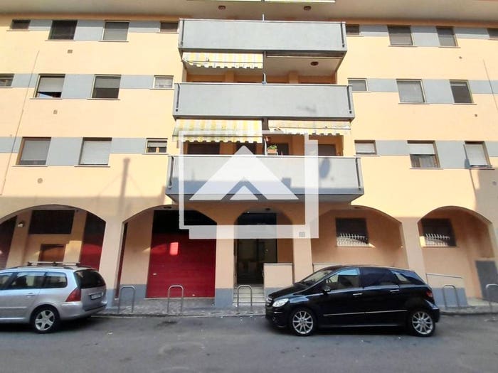 Appartamento trilocale in vendita in Via degli Umiliati, Ponte Lambro, Milano