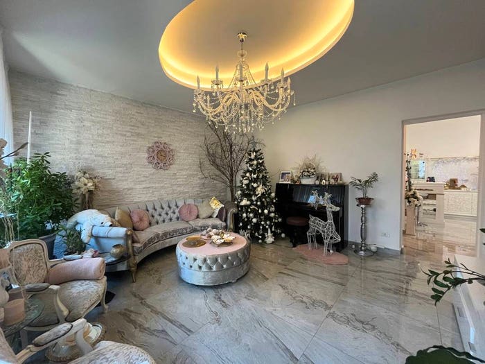Casa con 6 locali in vendita in Via delle Rose, Lorenteggio, Milano
