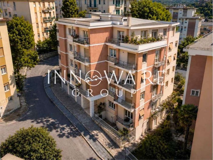 Appartamento trilocale in vendita in Via Alfredo Antinori, Le Grazie, Ancona