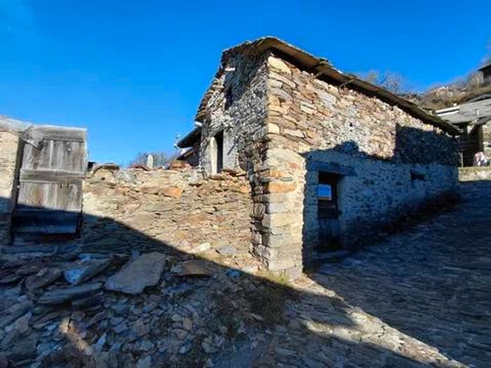 Casa bilocale in vendita in Via Roma, Curiglia con Monteviasco