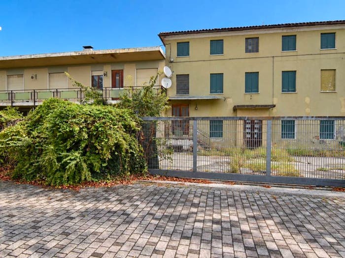 Casa con 5 locali in vendita in Via Giuseppe Garibaldi, Centro, Rosà