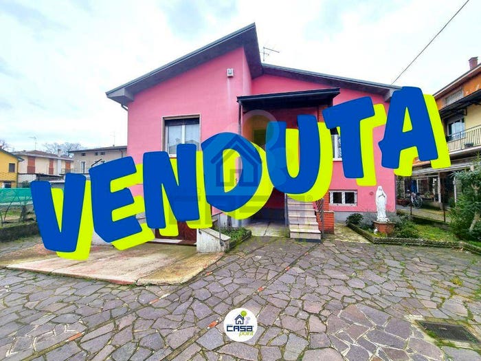 Casa trilocale in vendita in Via don luigi alemanni, Centro, Casalpusterlengo