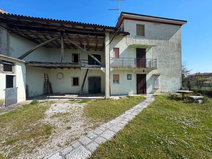 Casa trilocale in vendita in Via Castello, Centro, Budoia