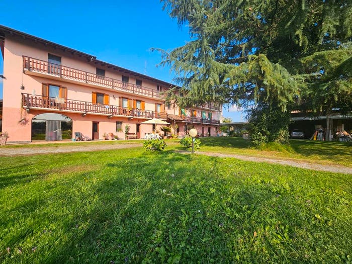 Casa con 6 locali in vendita in Via Sant'Eusebio, Centro, Oleggio
