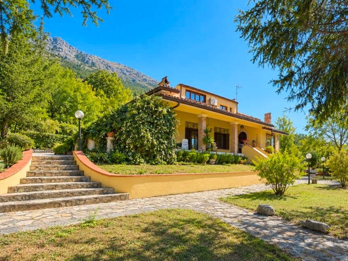 Casa con 6 locali in vendita in Centro, Avezzano