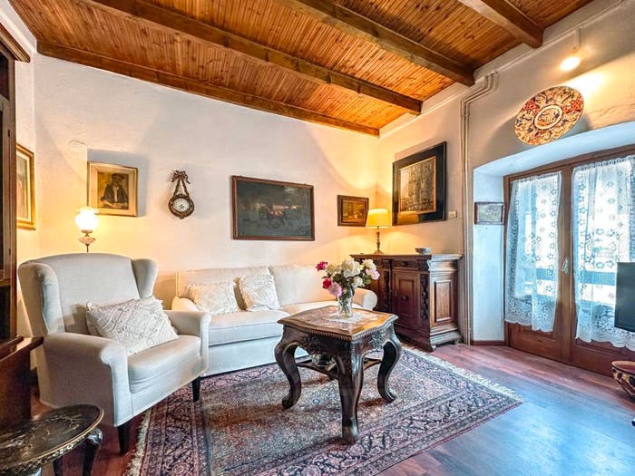 Casa con 6 locali in vendita in via centrale, Oggebbio